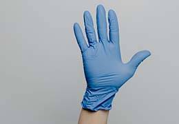 Diferencias entre guantes de vinilo, nitrilo y látex - Guía para comprarlos
